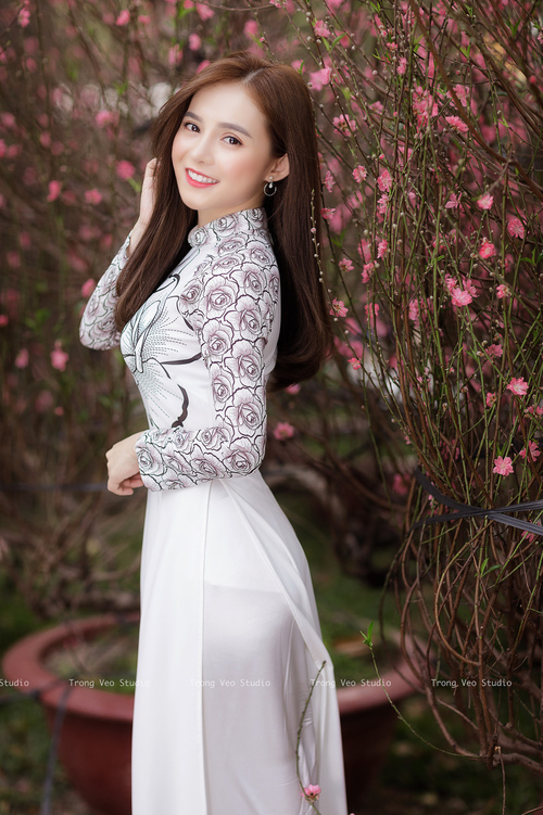 “阿尔希拉尔爆冷淘汰曼城，震撼16强赛场”